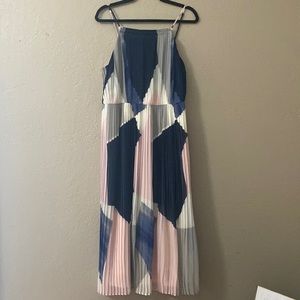 Geometric pleated midi dress